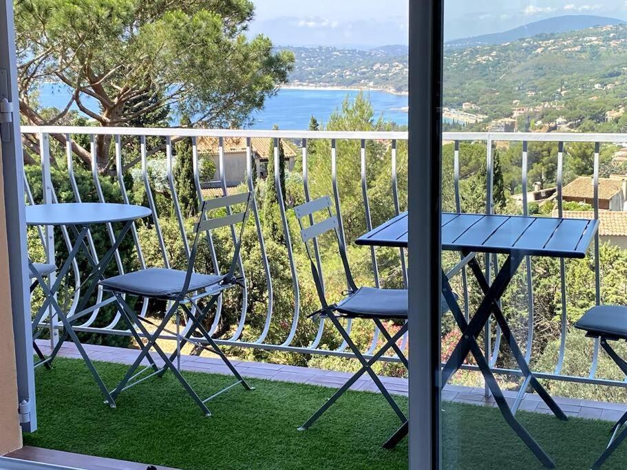 Agreable Appartement Vue Mer Les Issambres Exterior foto